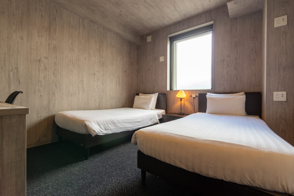 Twin Room - Midtown Niseko Hotel - 2 beds, best business hotel